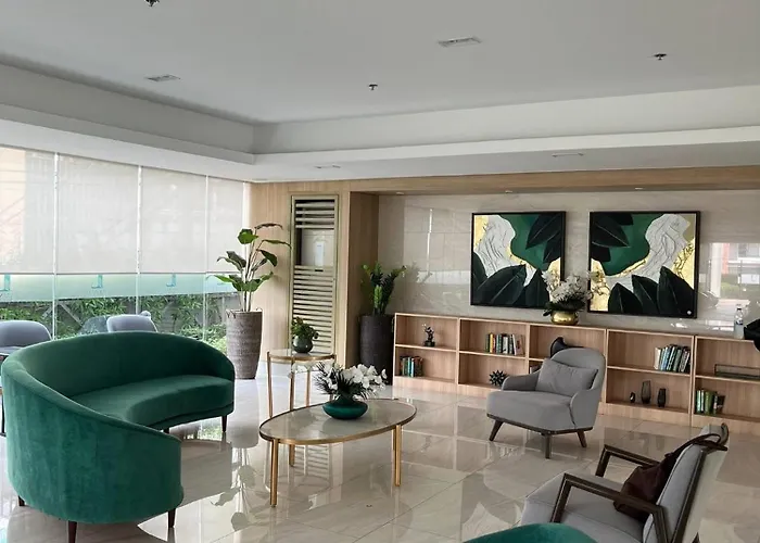 Aparthotel Luxe Hotel-style At Ayala Ave 3*