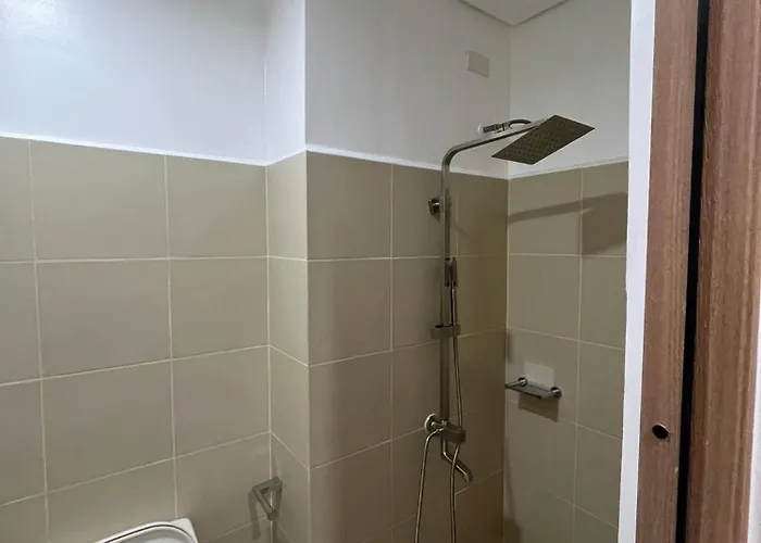 Luxe Hotel-style At Ayala Ave Aparthotel