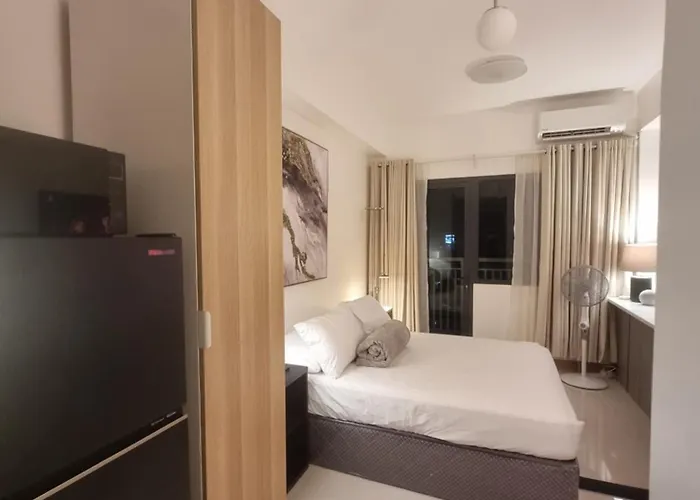 Luxe Hotel-style At Ayala Ave 3*