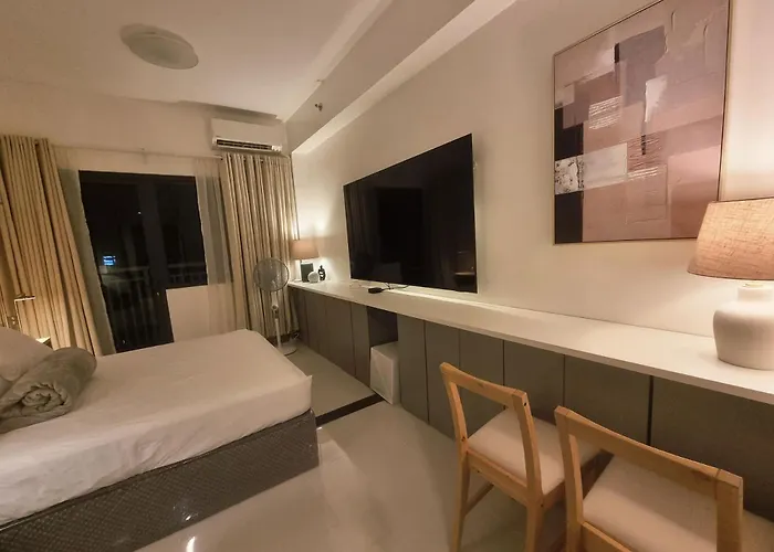 Aparthotel Luxe Hotel-style At Ayala Ave 3*
