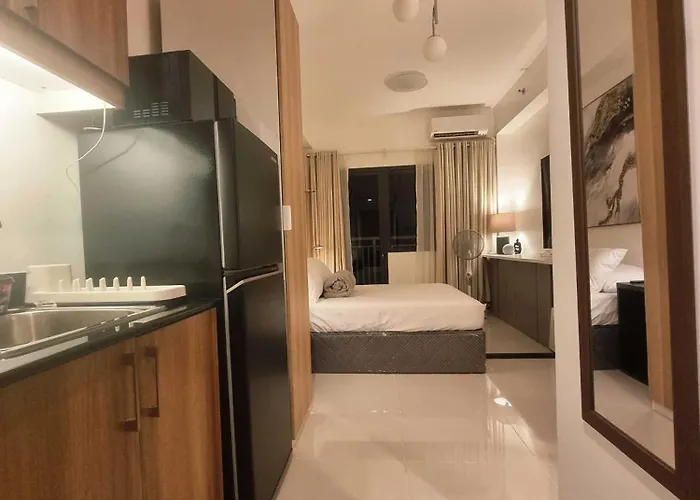 Luxe Hotel-style At Ayala Ave Aparthotel 3*
