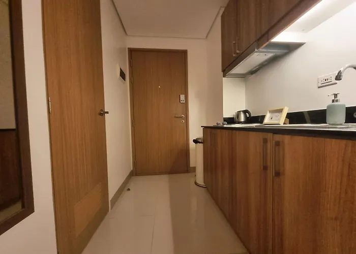 Luxe Hotel-style At Ayala Ave