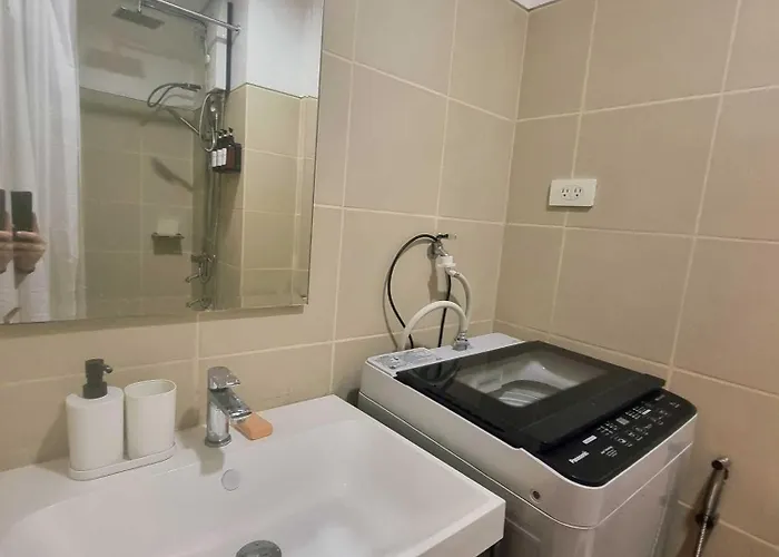 Luxe Hotel-style At Ayala Ave Aparthotel Manila