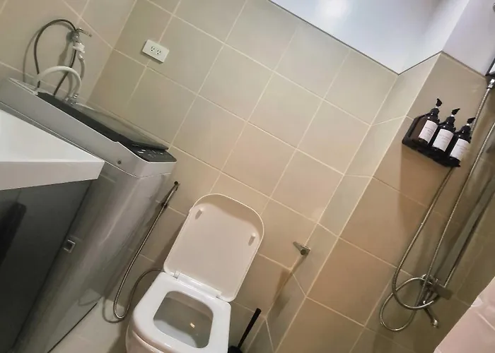 Luxe Hotel-style At Ayala Ave Aparthotel 3*