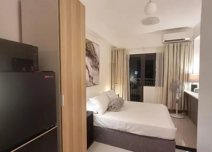 Luxe Hotel-style At Ayala Ave