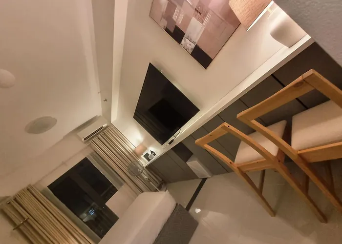 Luxe Hotel-style At Ayala Ave Aparthotel Manila