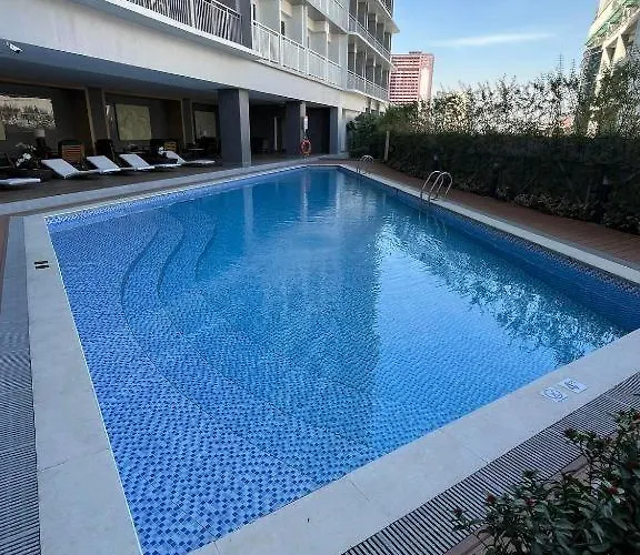 Luxe Hotel-style At Ayala Ave Aparthotel 3*